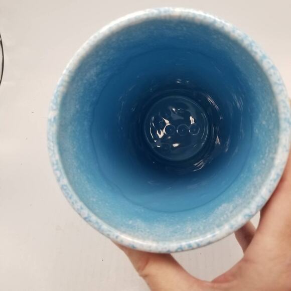 Vintage Hull Pottery Blue Drip Vase, 9" Tall - Picture 4 of 5